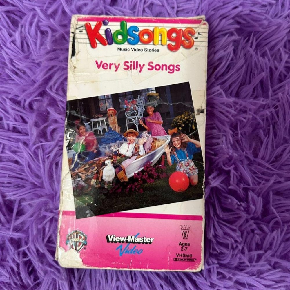 KIDSONGS: VERY SILLY SONGS VHS‎